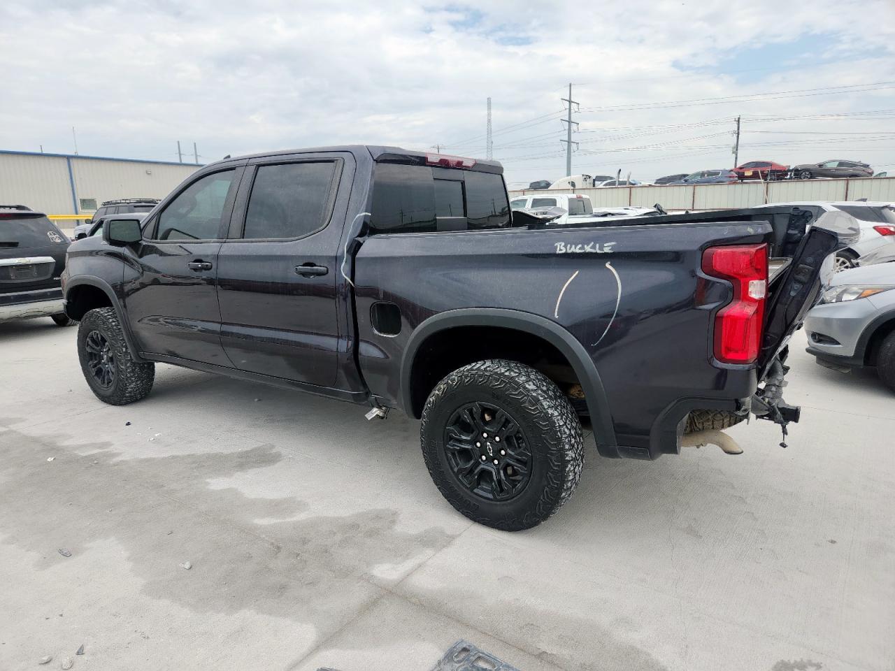 2022 Chevrolet Silverado K1500 Zr2 - Фото 2