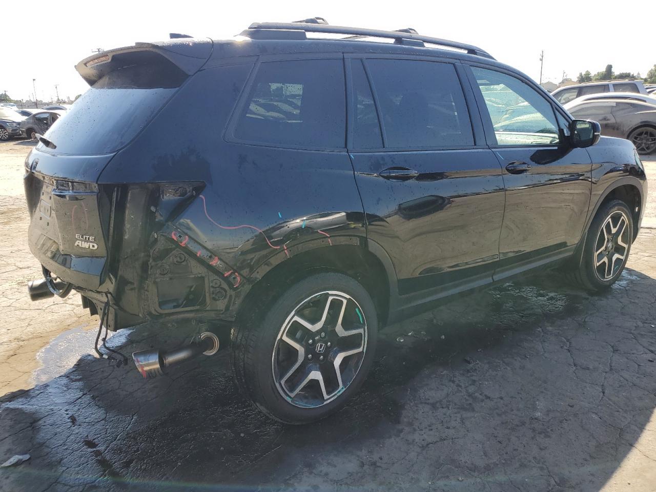 2023 Honda Passport Elite - Image 3
