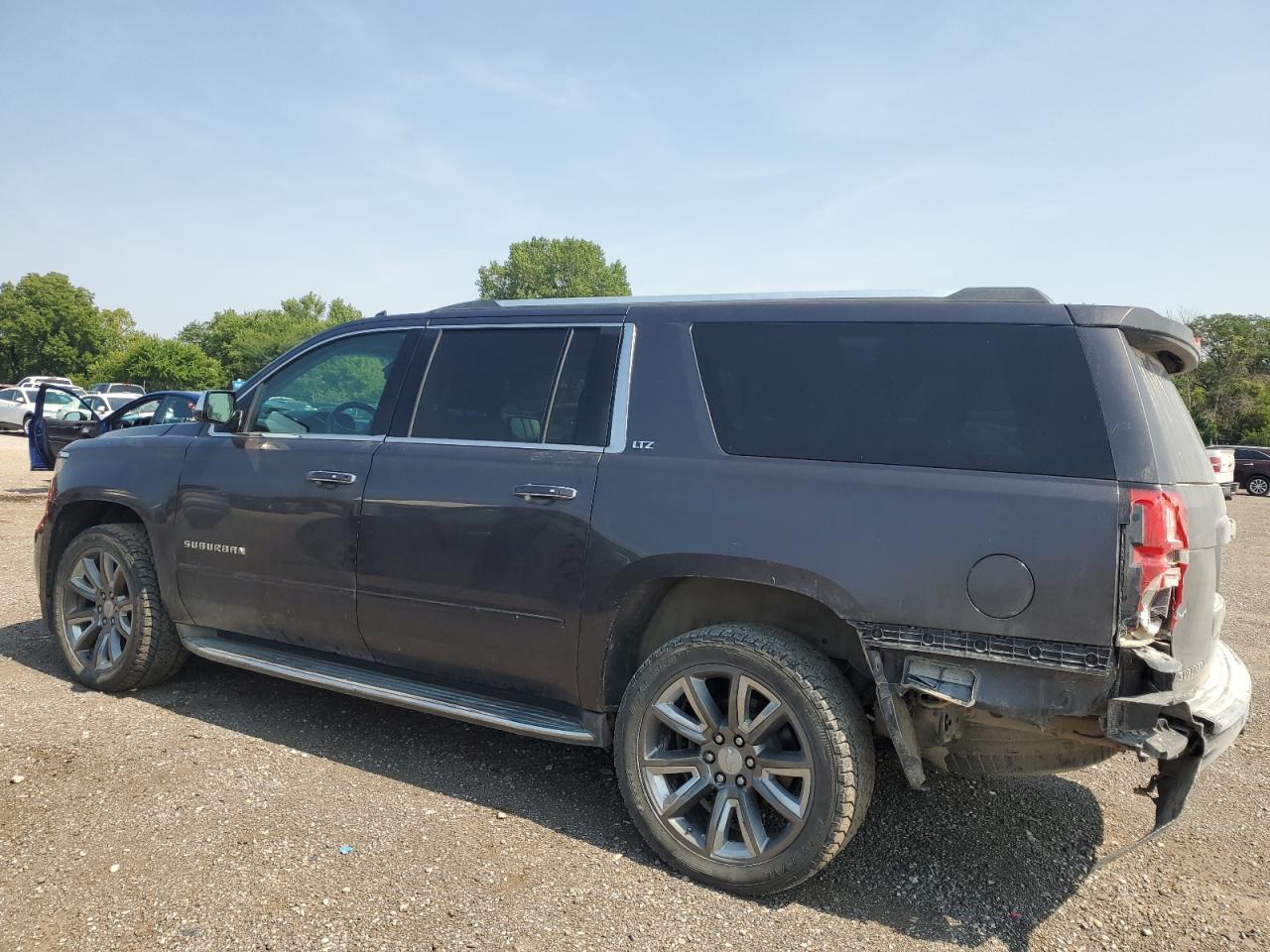 2015 Chevrolet Suburban K1500 Ltz - Фото 2