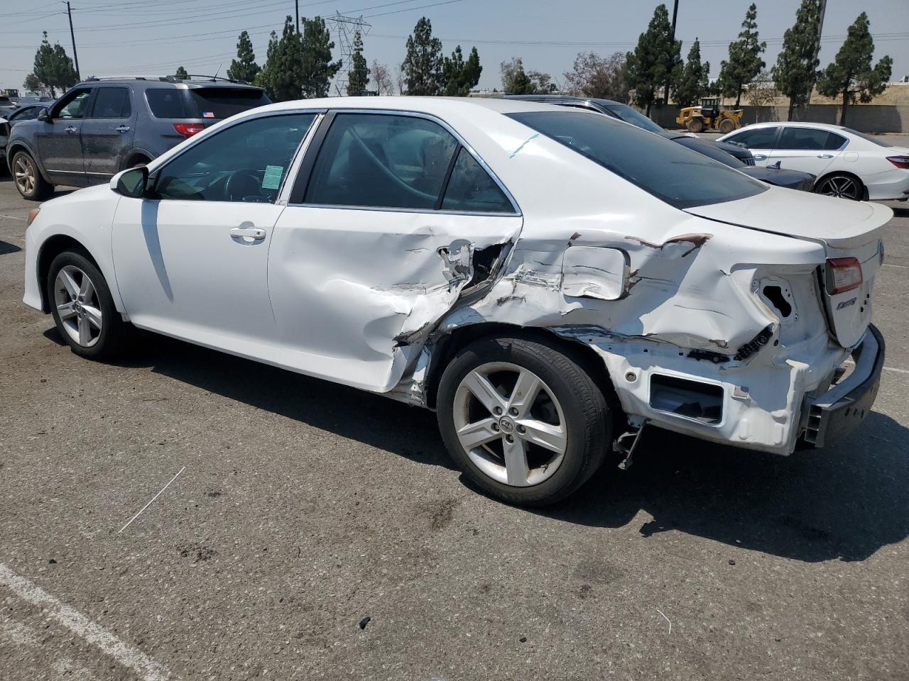 2014 Toyota Camry L - Фото 2