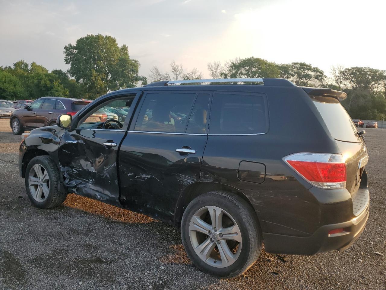 2013 Toyota Highlander Limited - Фото 2