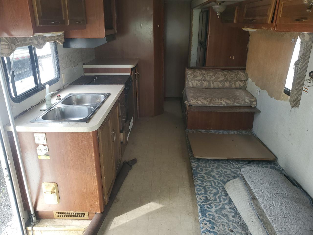 2005 Ford F550 Super Duty Stripped Chassis - Фото 6