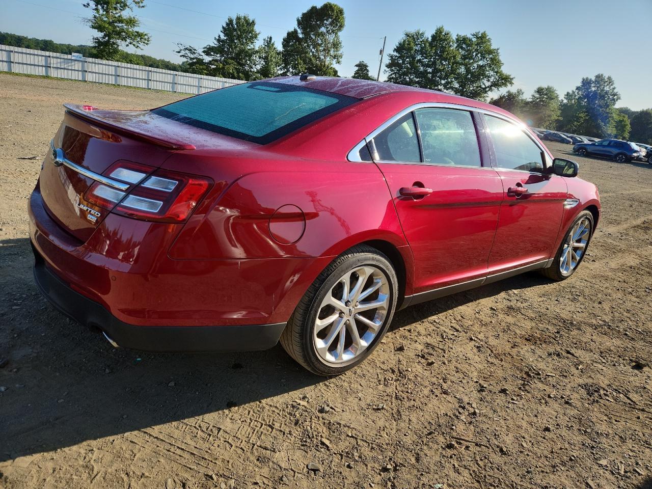 2015 Ford Taurus Limited - Фото 3