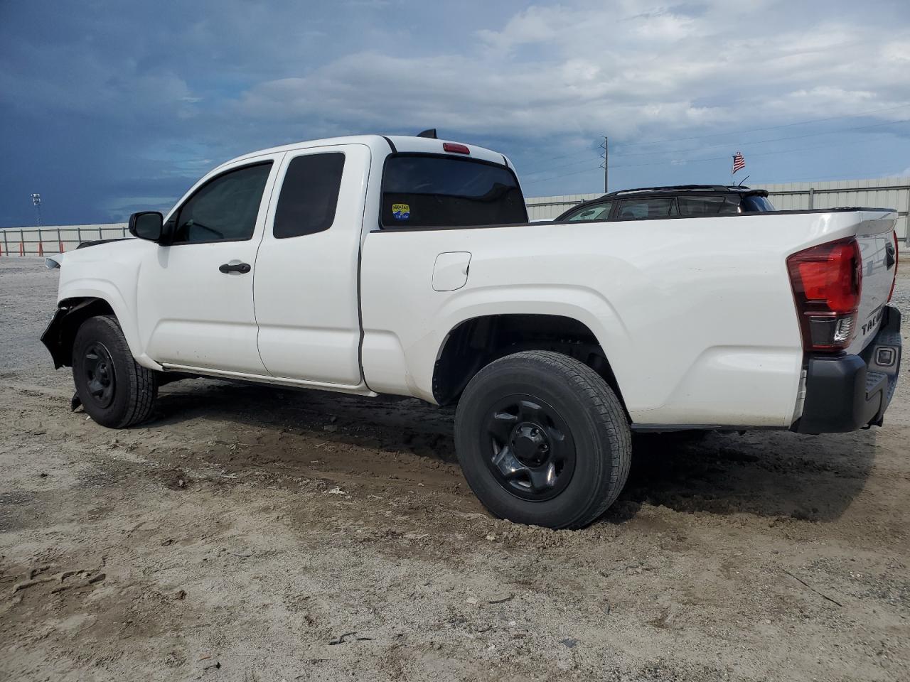 2022 Toyota Tacoma Access Cab - Image 2