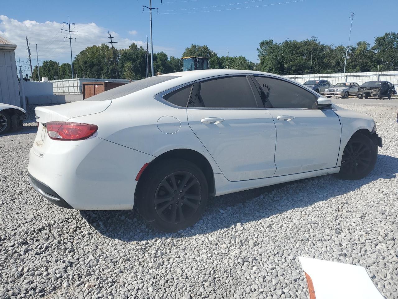 2015 Chrysler 200 Limited Limited - Фото 3