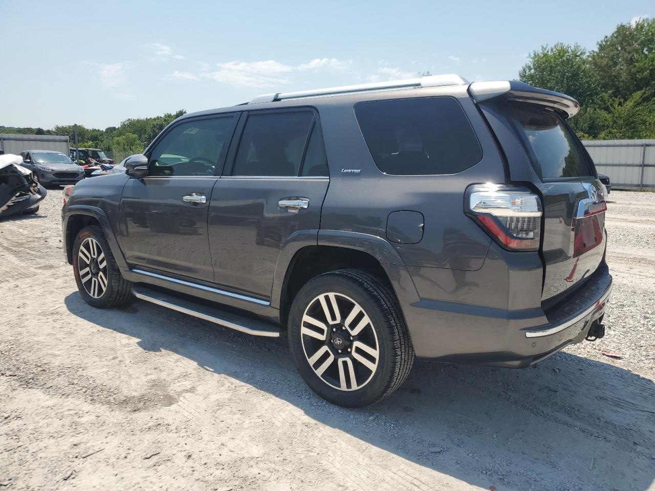 2014 Toyota 4Runner Sr5 - Image 2