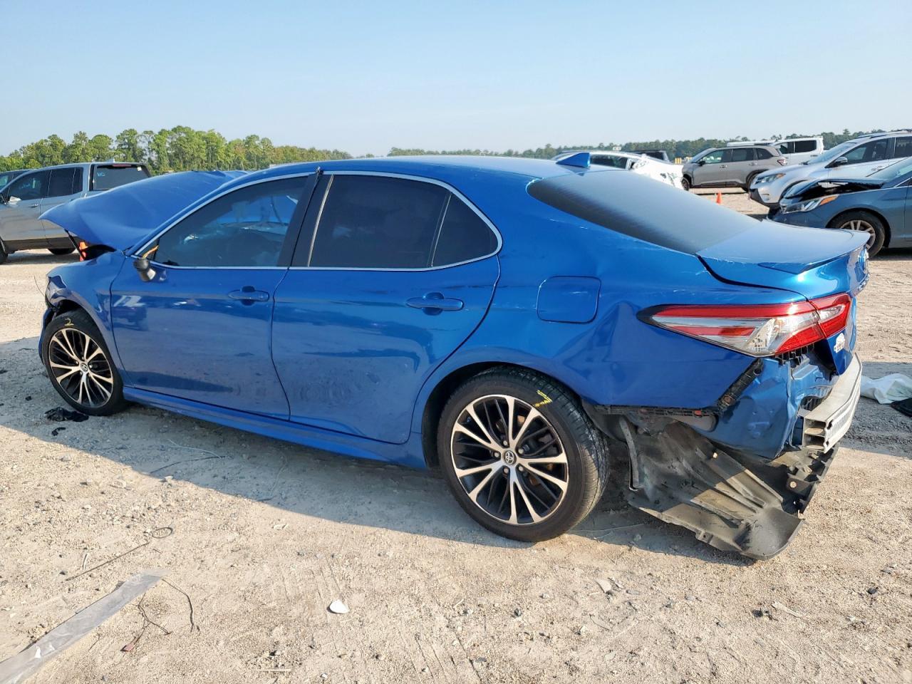 2019 Toyota Camry L - Image 2