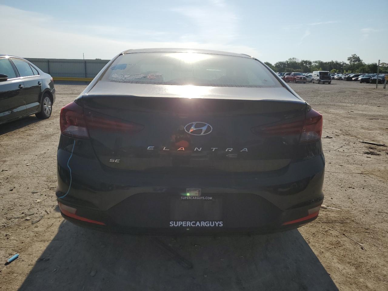 2020 Hyundai Elantra Se - Image 6