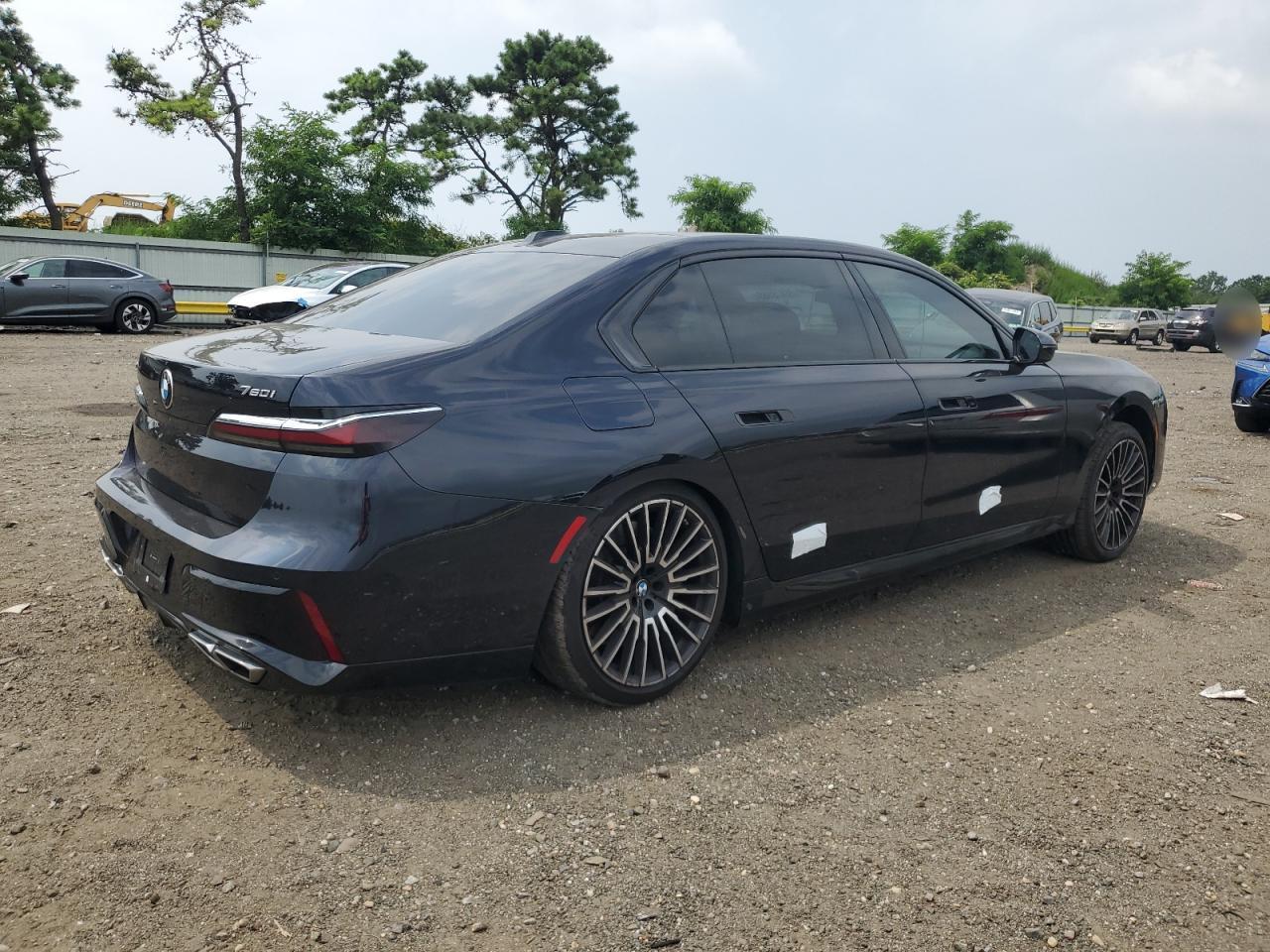 2025 BMW 760 Xi - Фото 3