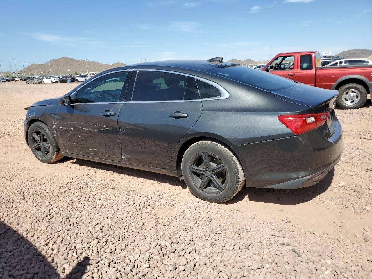 2018 Chevrolet Malibu Ls - Фото 2