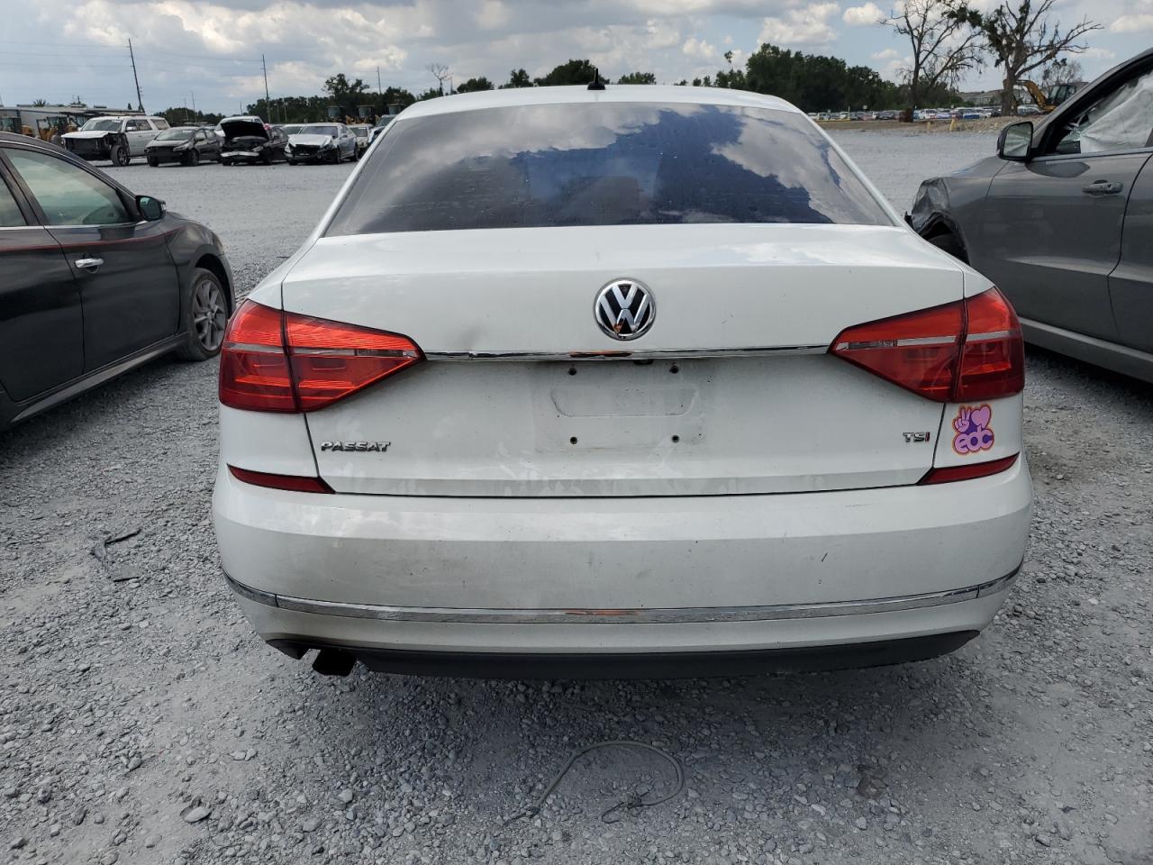 2016 Volkswagen Passat S - Image 6