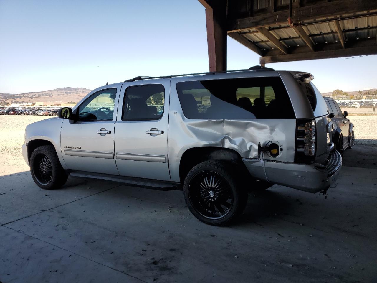 2013 Chevrolet Suburban K1500 Lt - Фото 2