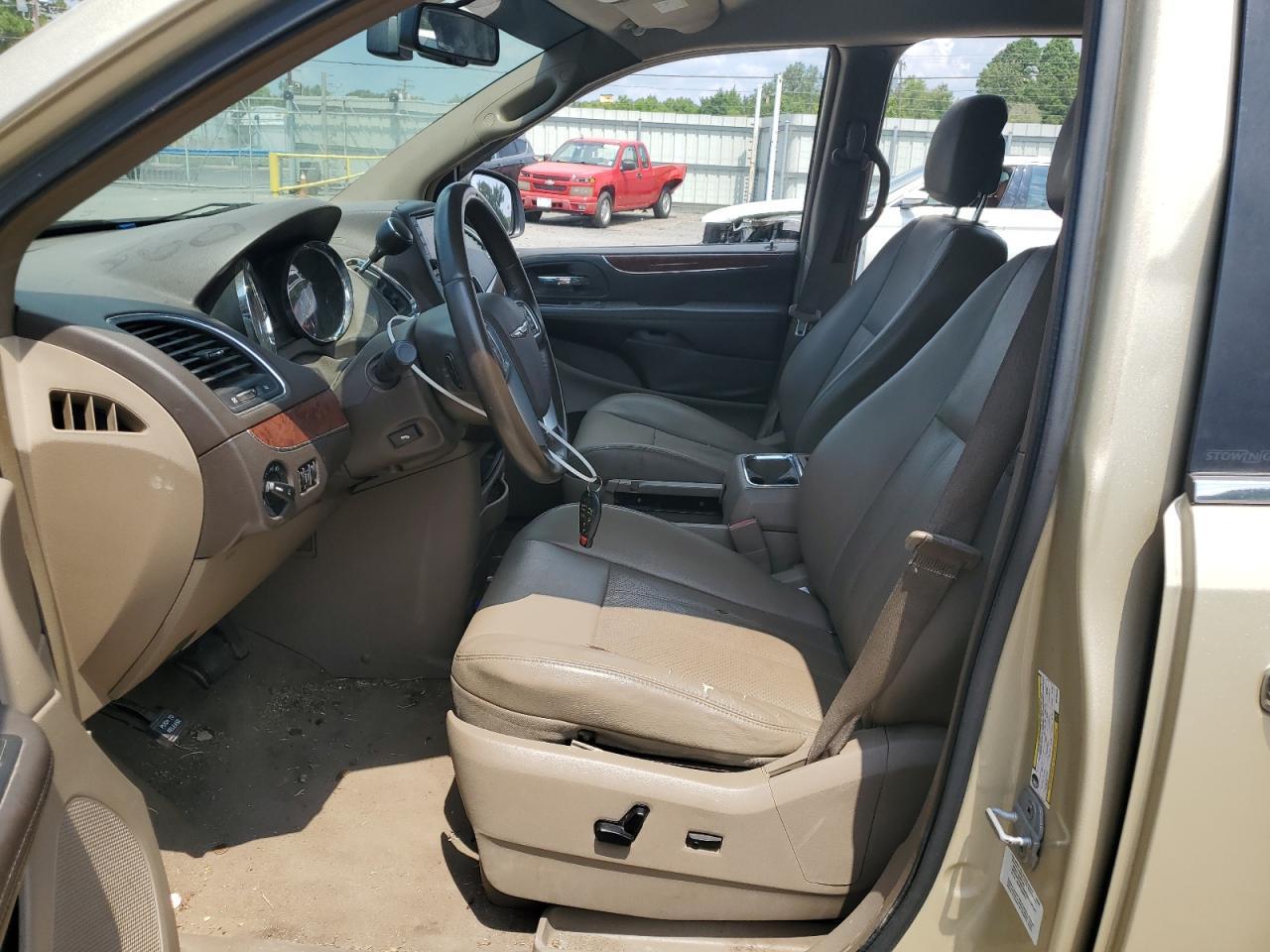 2011 Chrysler Town & Country Touring L - Фото 7