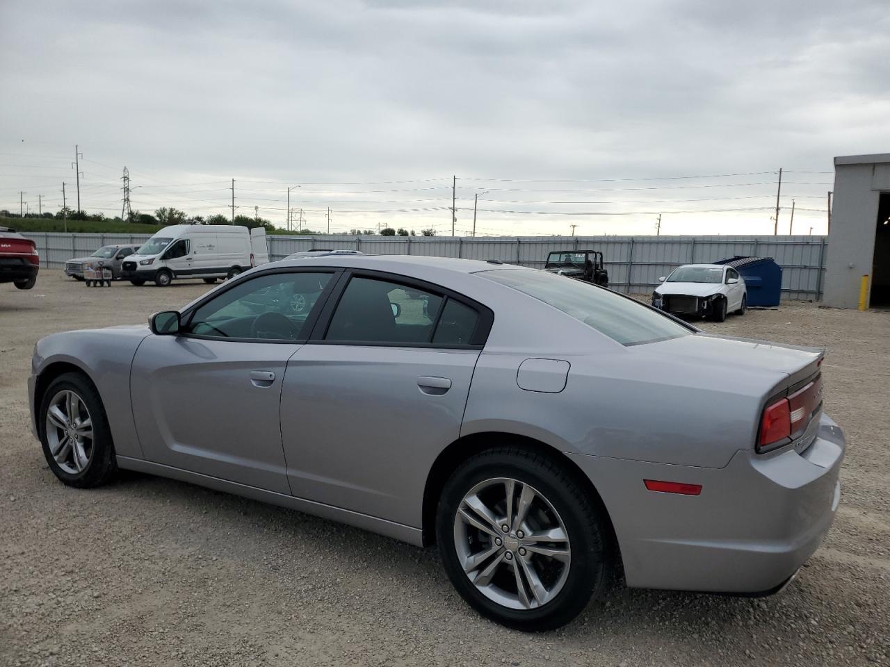 2014 Dodge Charger Sxt - Image 2