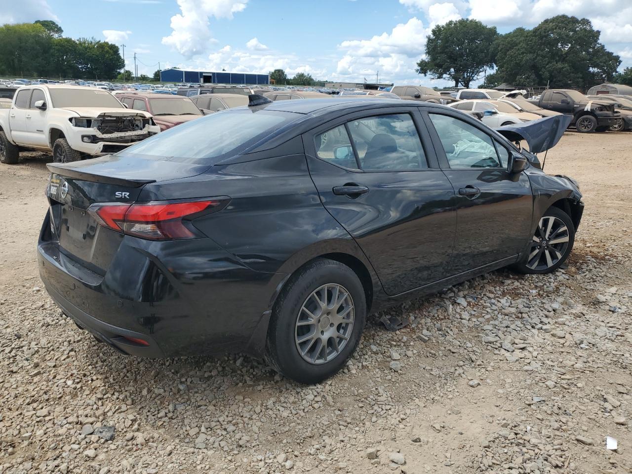 2021 Nissan Versa Sr - Фото 3