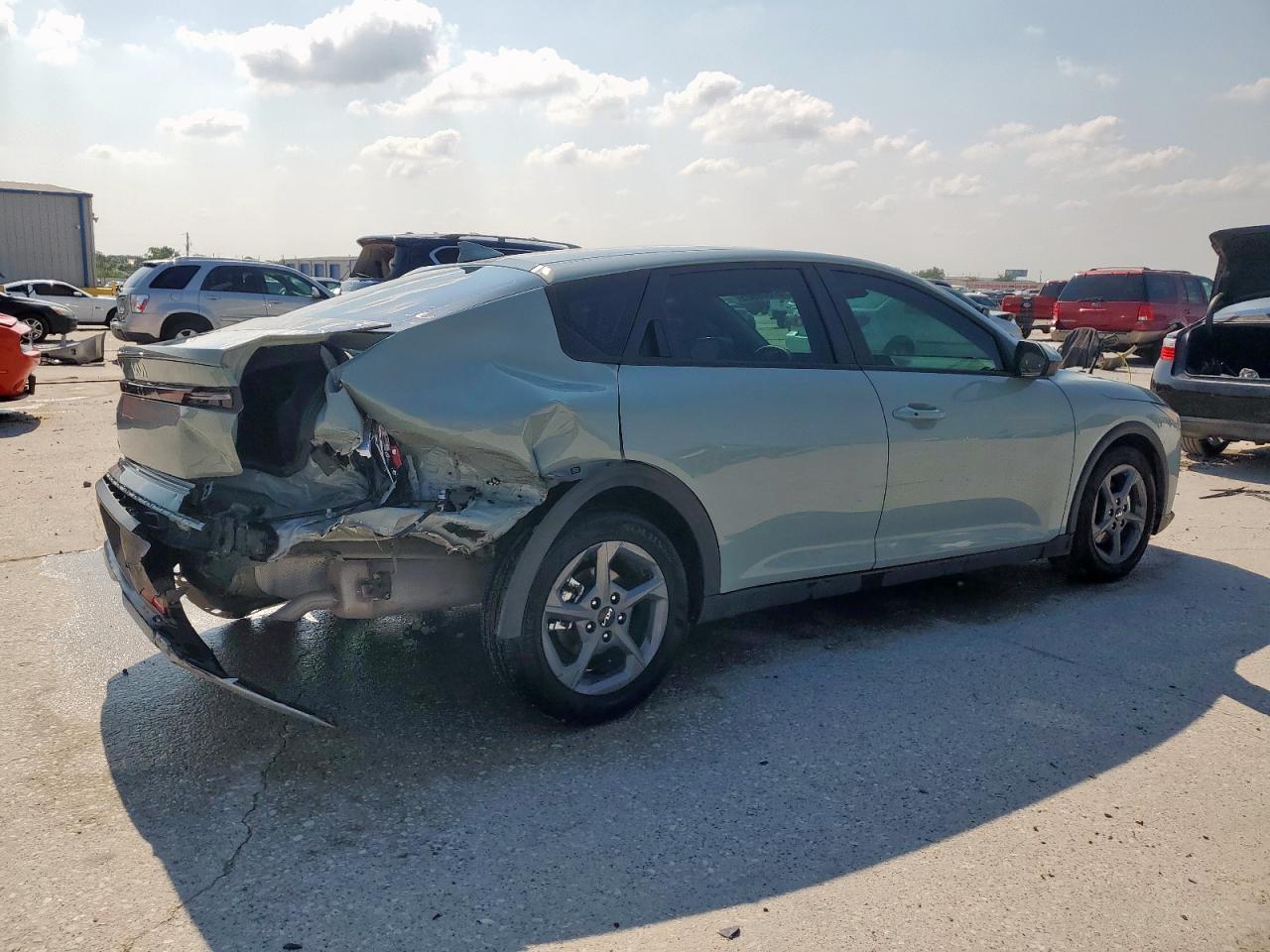 2025 Kia K4 Lx - Image 3