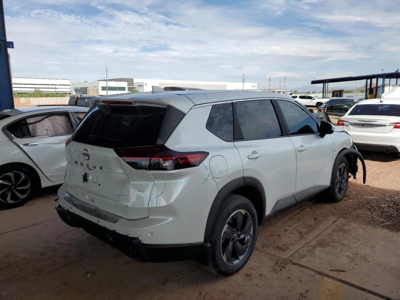 2025 Nissan Rouge - Фото 3