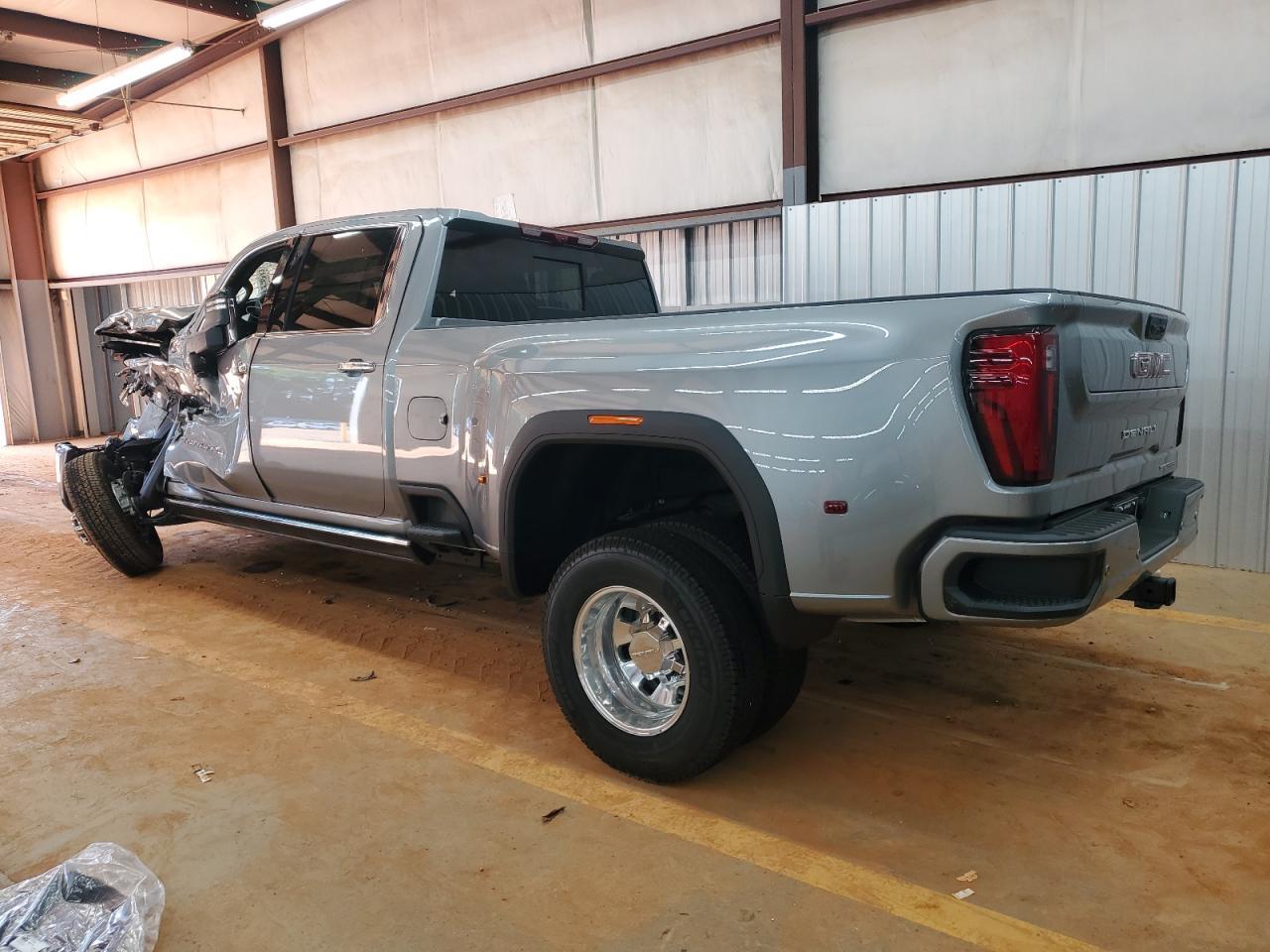 2025 GMC Sierra K3500 Denali - Фото 2