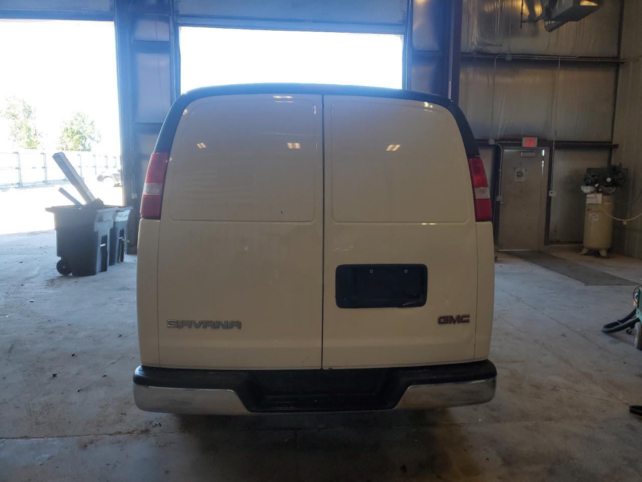 2023 GMC Savana G2500 - Фото 6