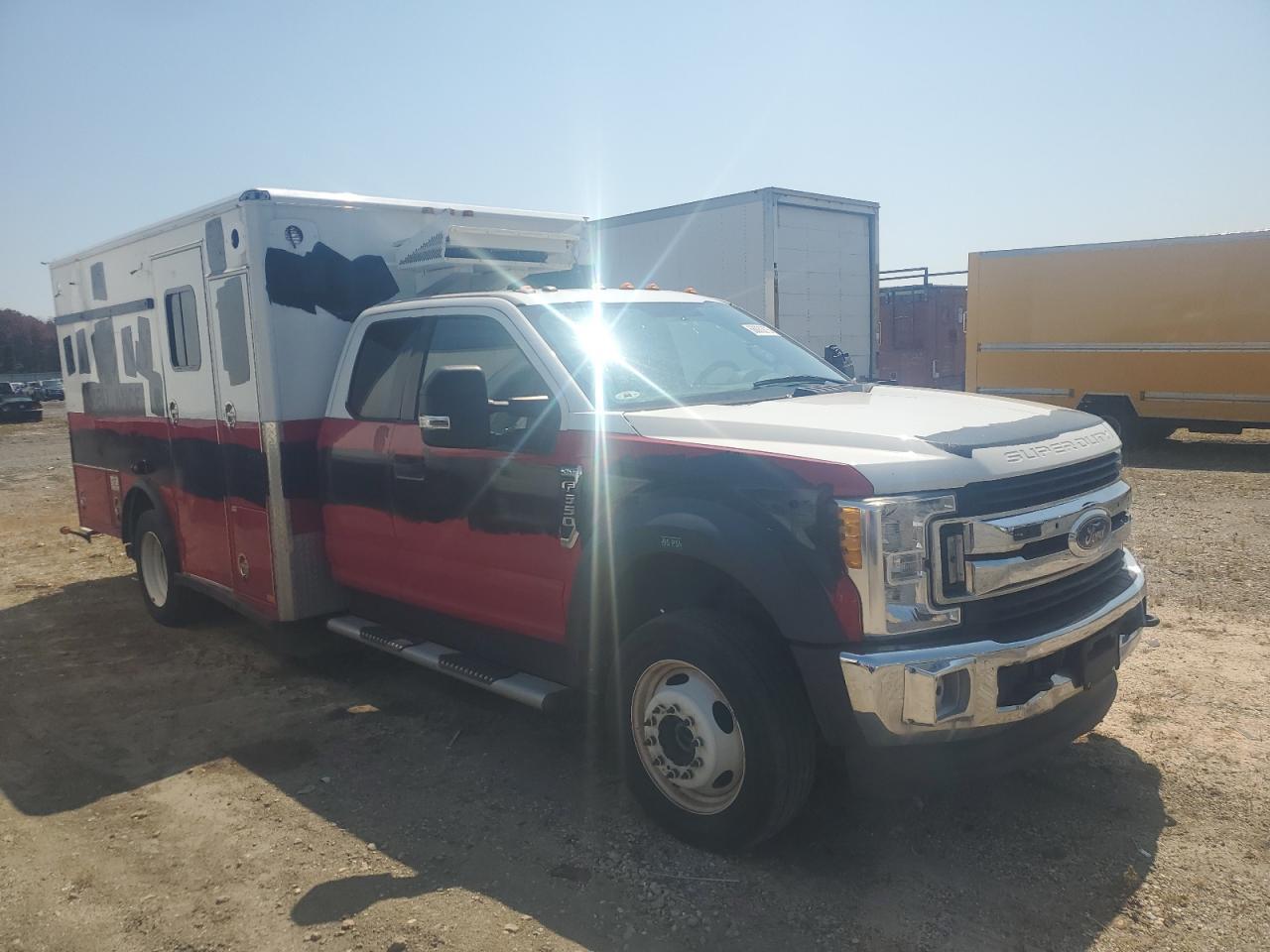 2017 Ford F550 Super Duty - Фото 4