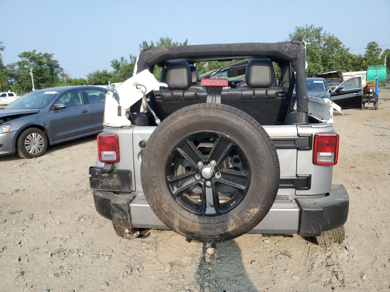 2016 Jeep Wrangler Unlimited Sahara - Фото 6