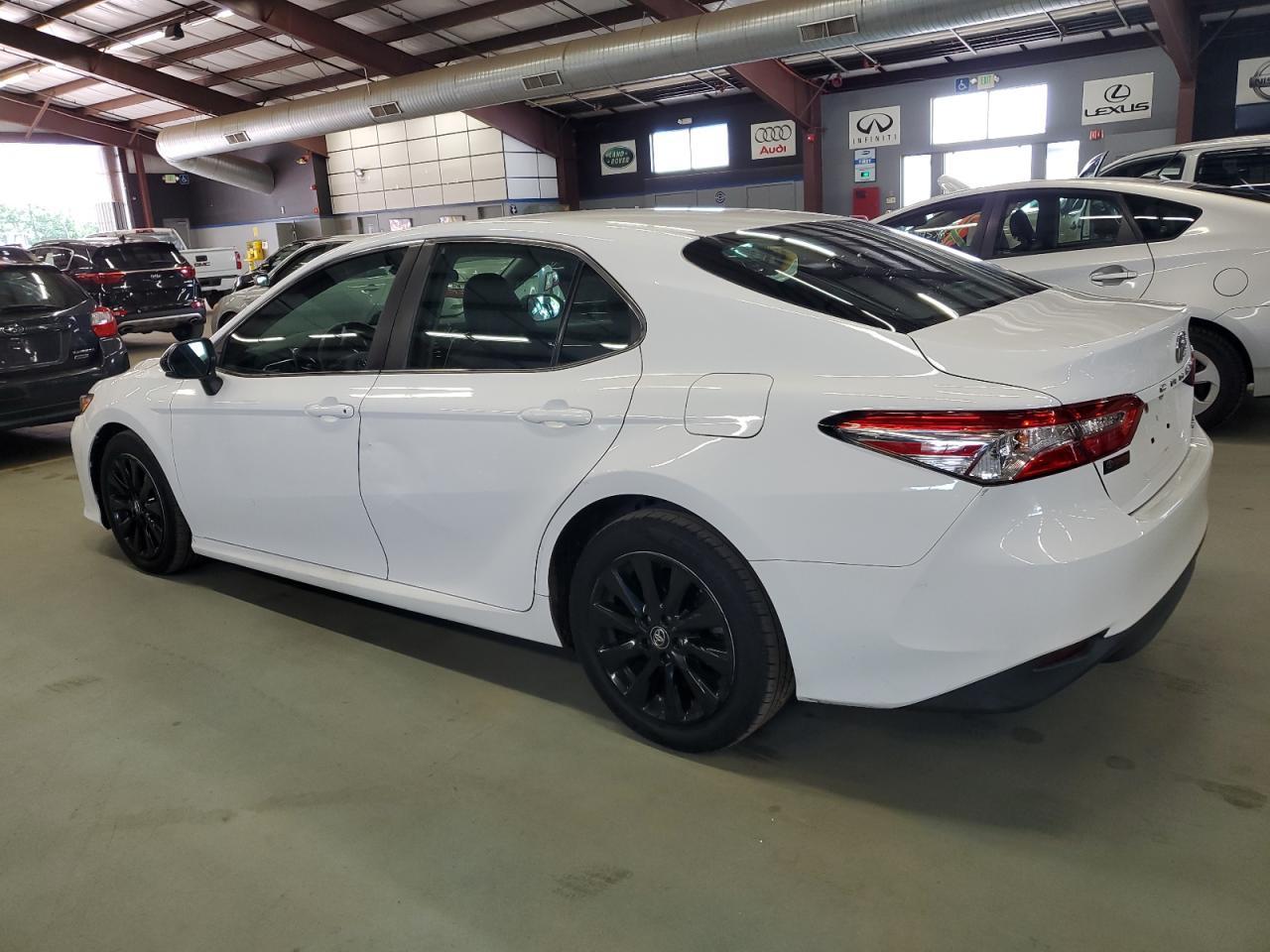 2018 Toyota Camry L - Фото 2