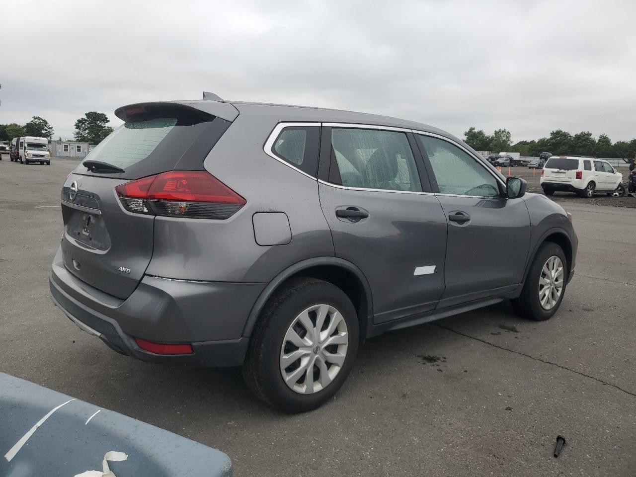 2019 Nissan Rogue S - Image 3