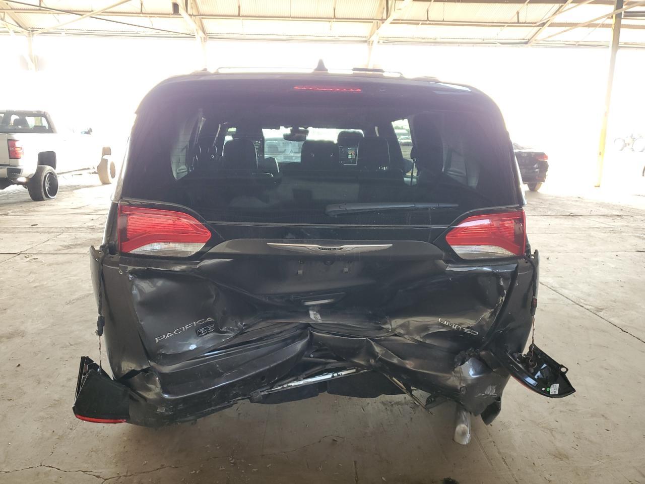 2020 Chrysler Pacifica Limited - Image 6