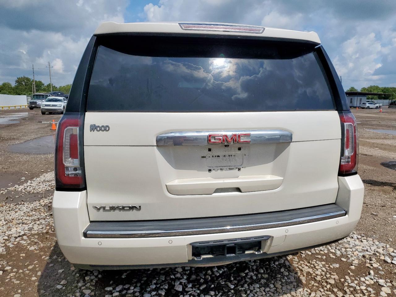 2015 GMC Yukon Denali - Фото 6