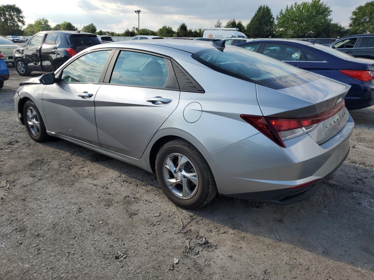 2021 Hyundai Elantra Se - Фото 2