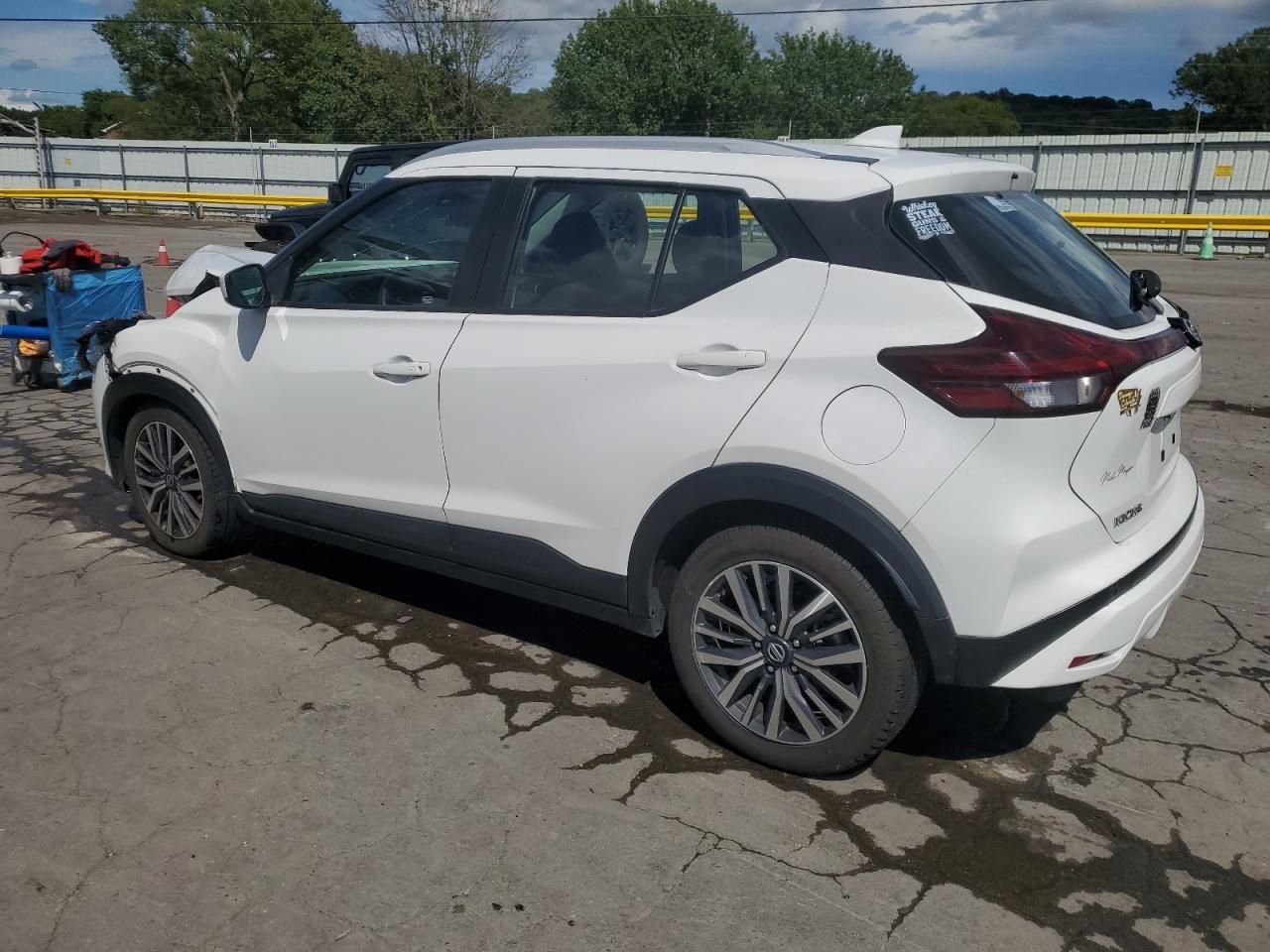 2021 Nissan Kicks Sv - Image 2
