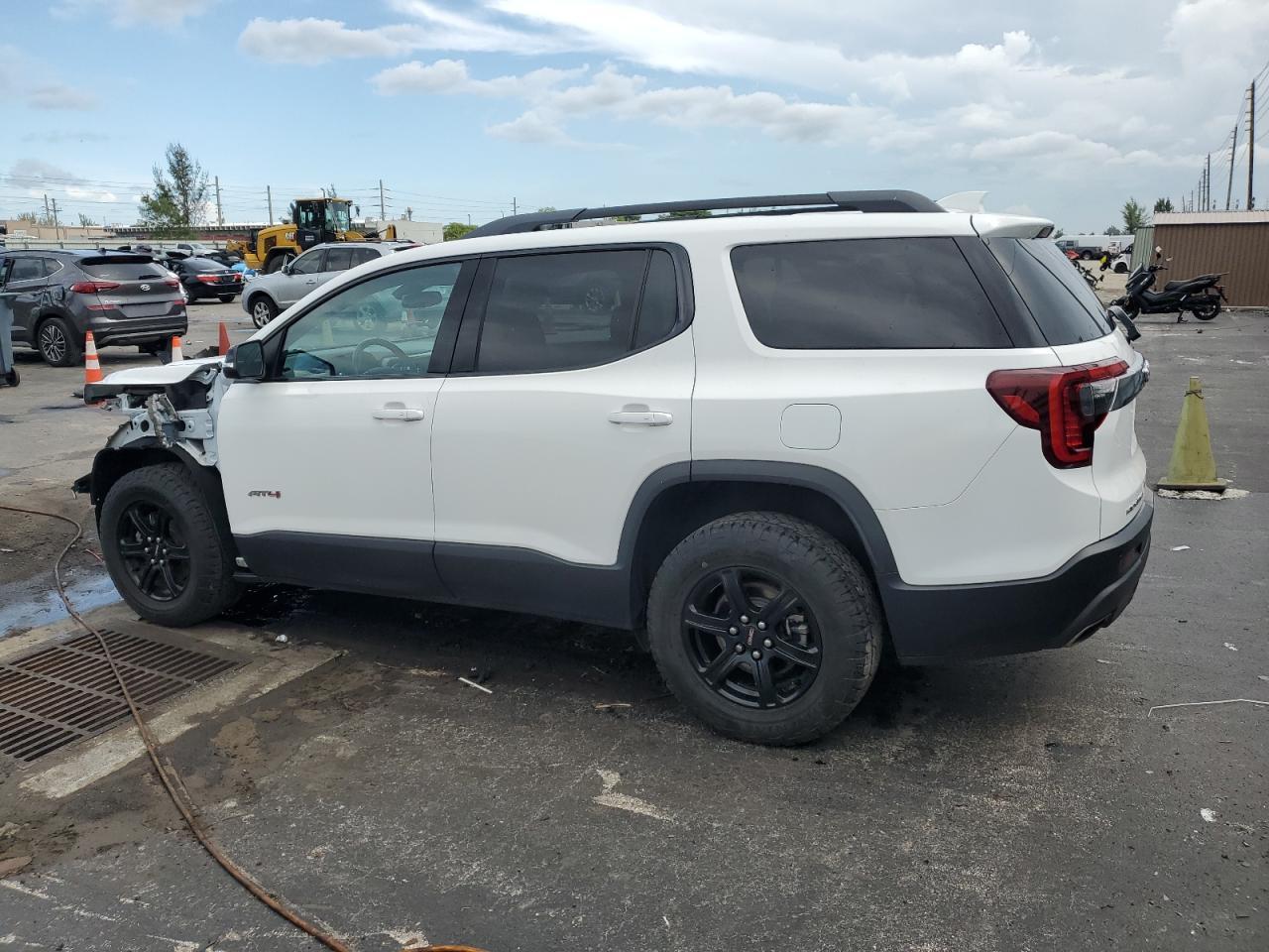 2021 GMC Acadia At4 - Image 2