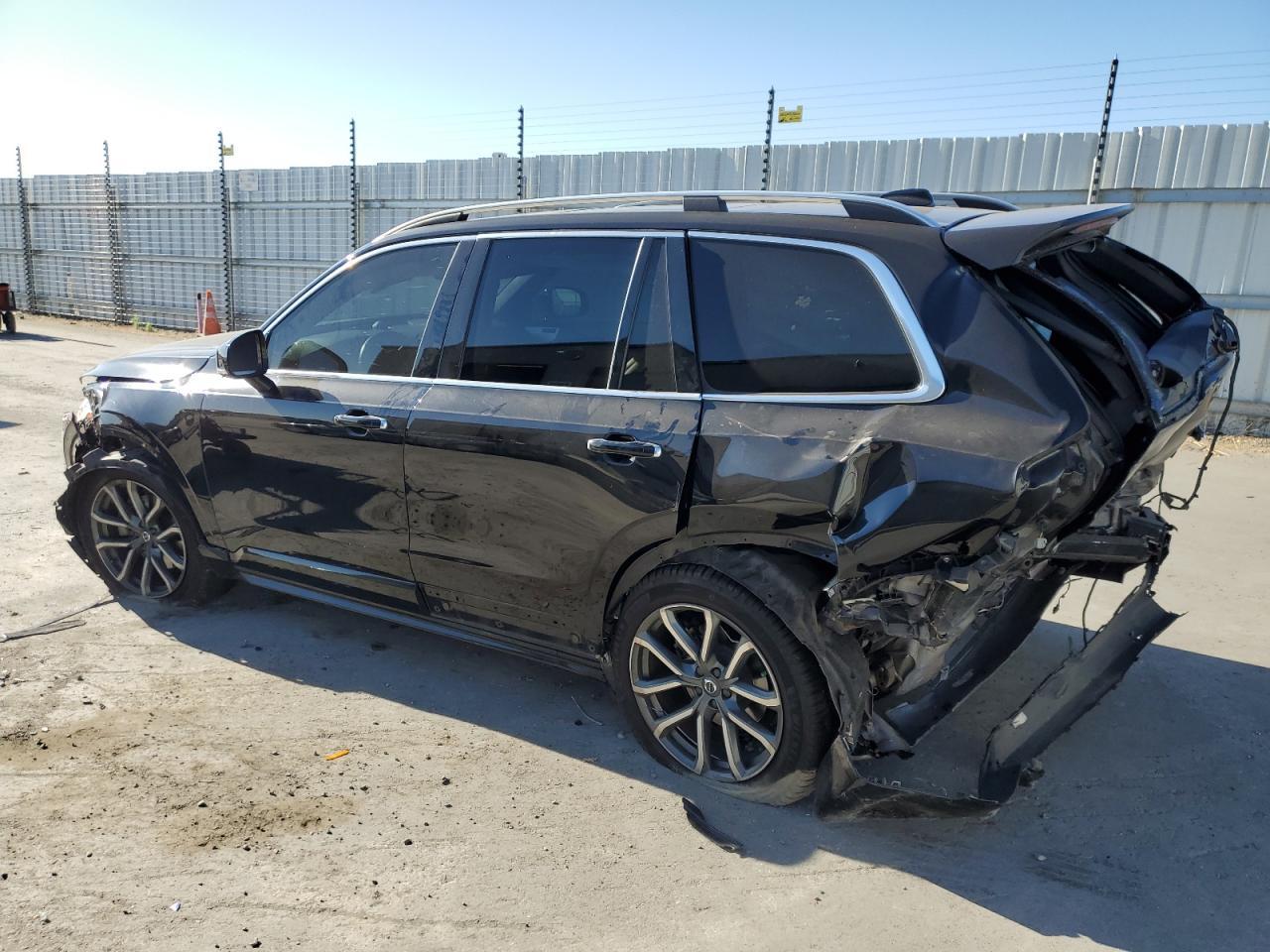 2017 Volvo Xc90 T6 - Фото 2