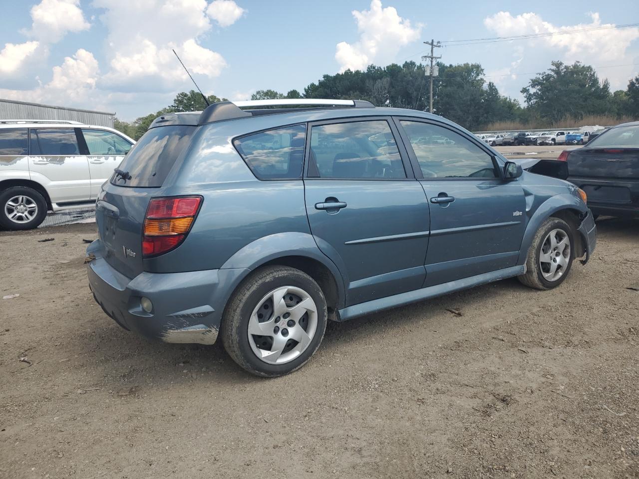 2006 Pontiac Vibe - Image 3