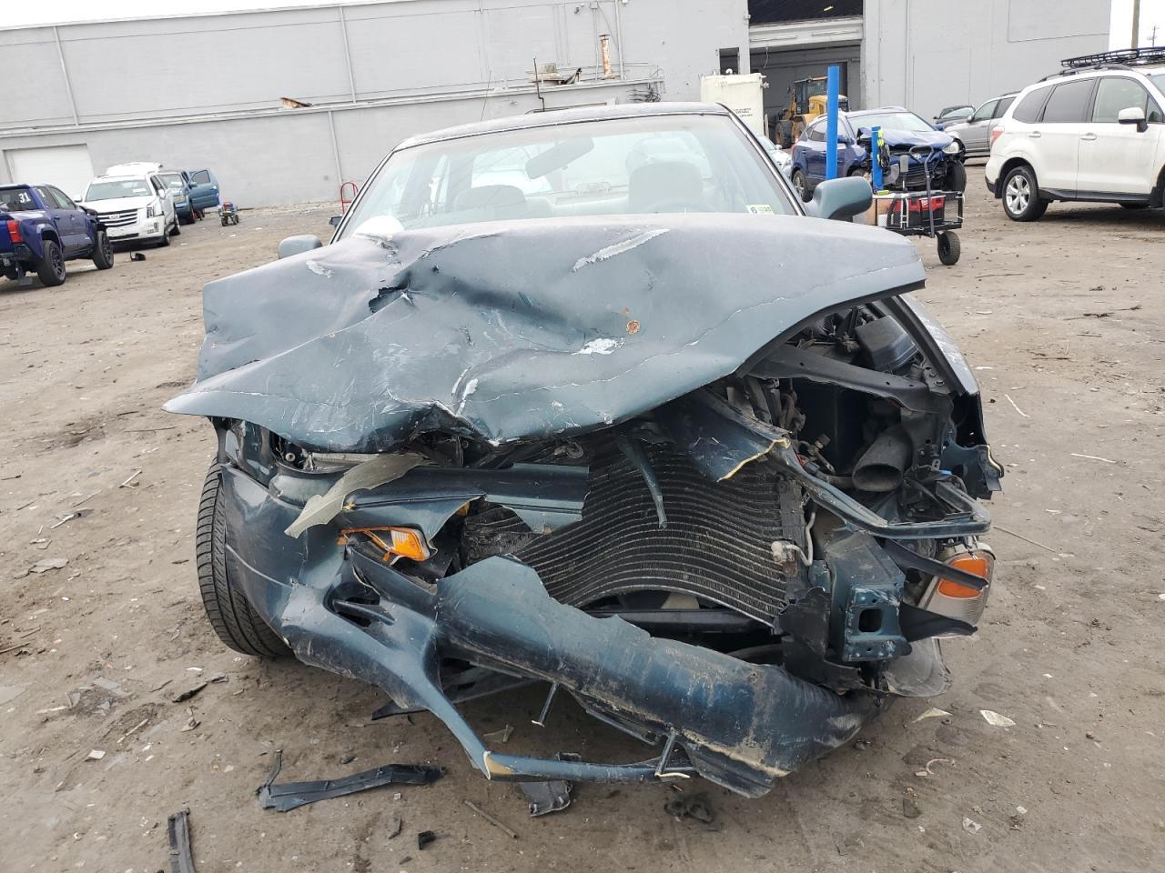 1996 Toyota Camry Dx - Image 5