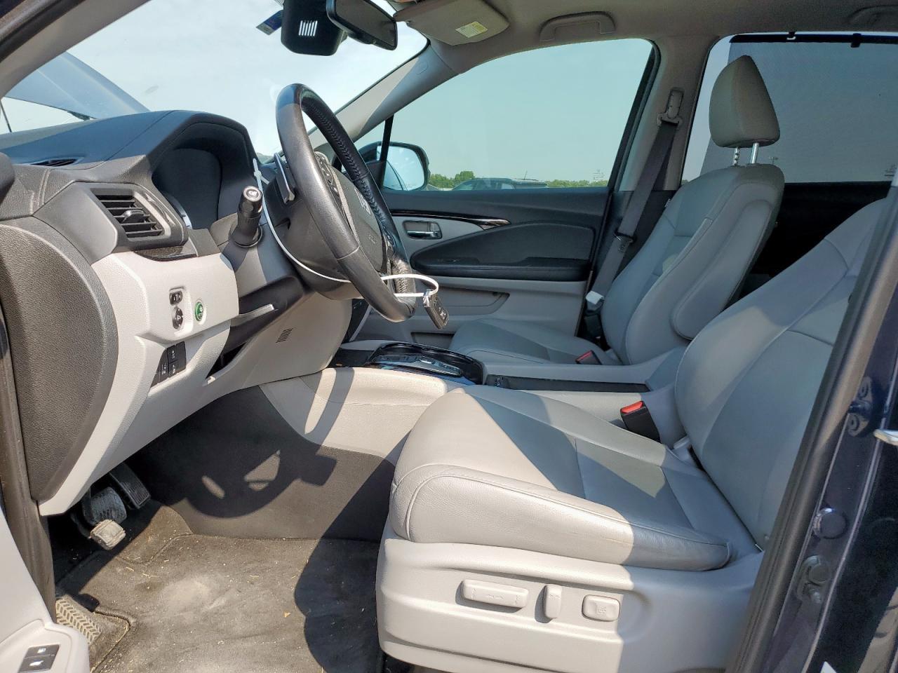 2018 Honda Pilot Touring - Image 7