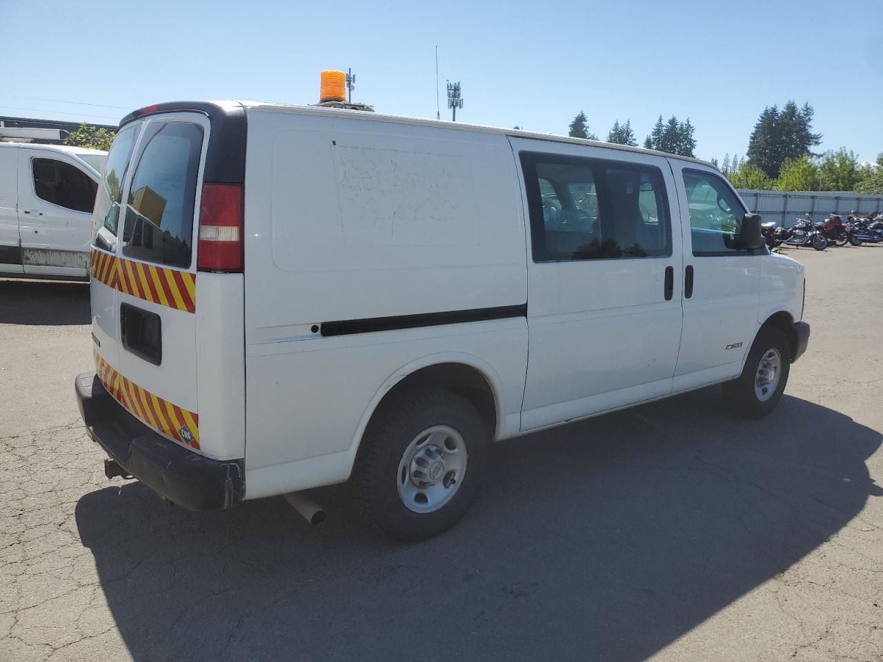 2004 Chevrolet Express G2500 - Фото 3