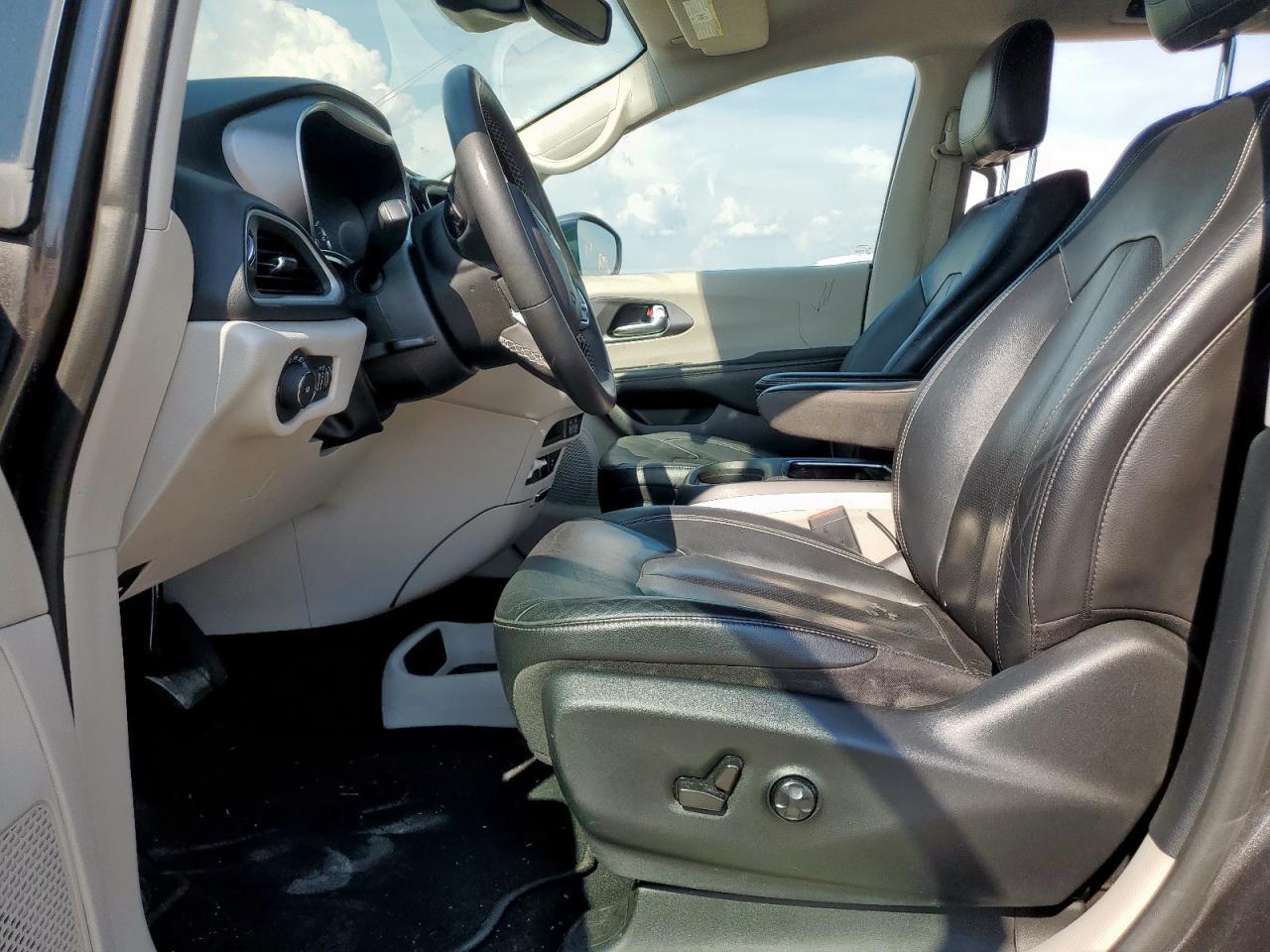 2022 Chrysler Pacifica Touring L - Фото 7