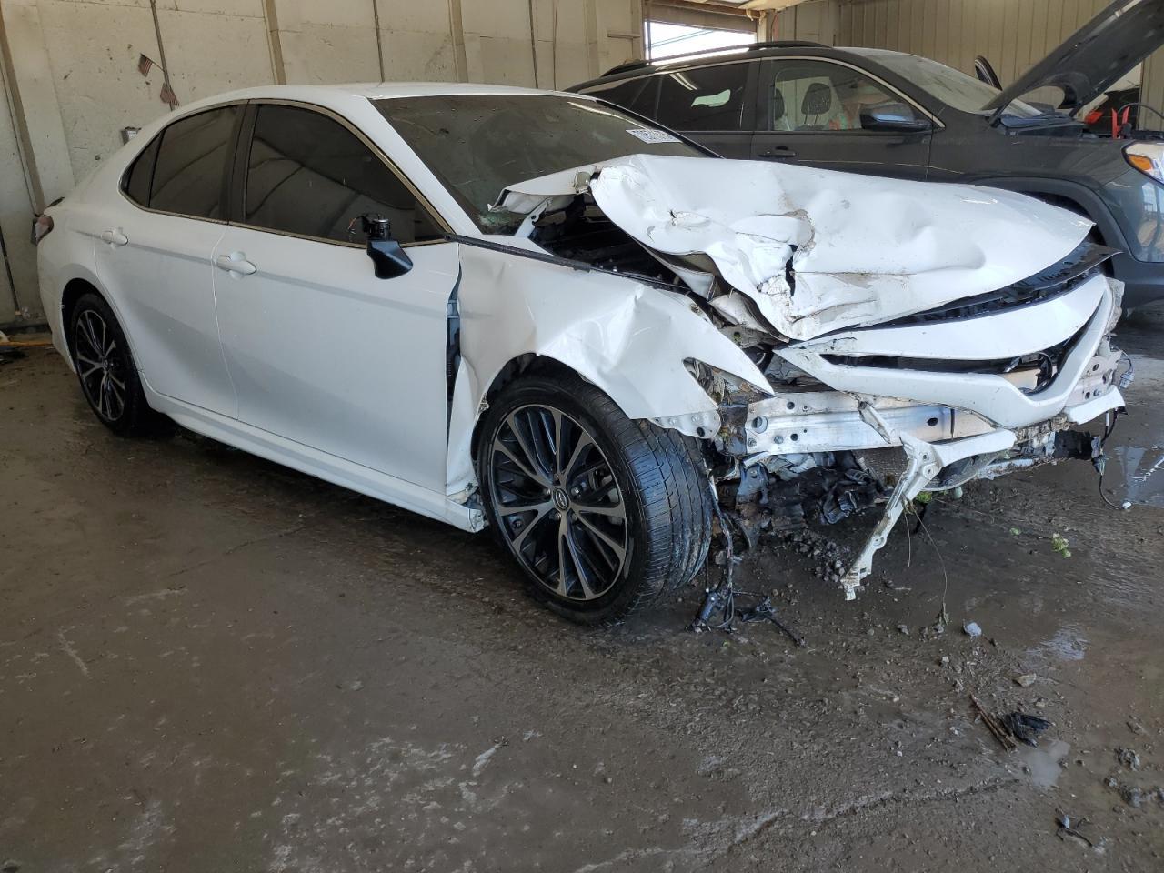 2018 Toyota Camry L - Фото 4