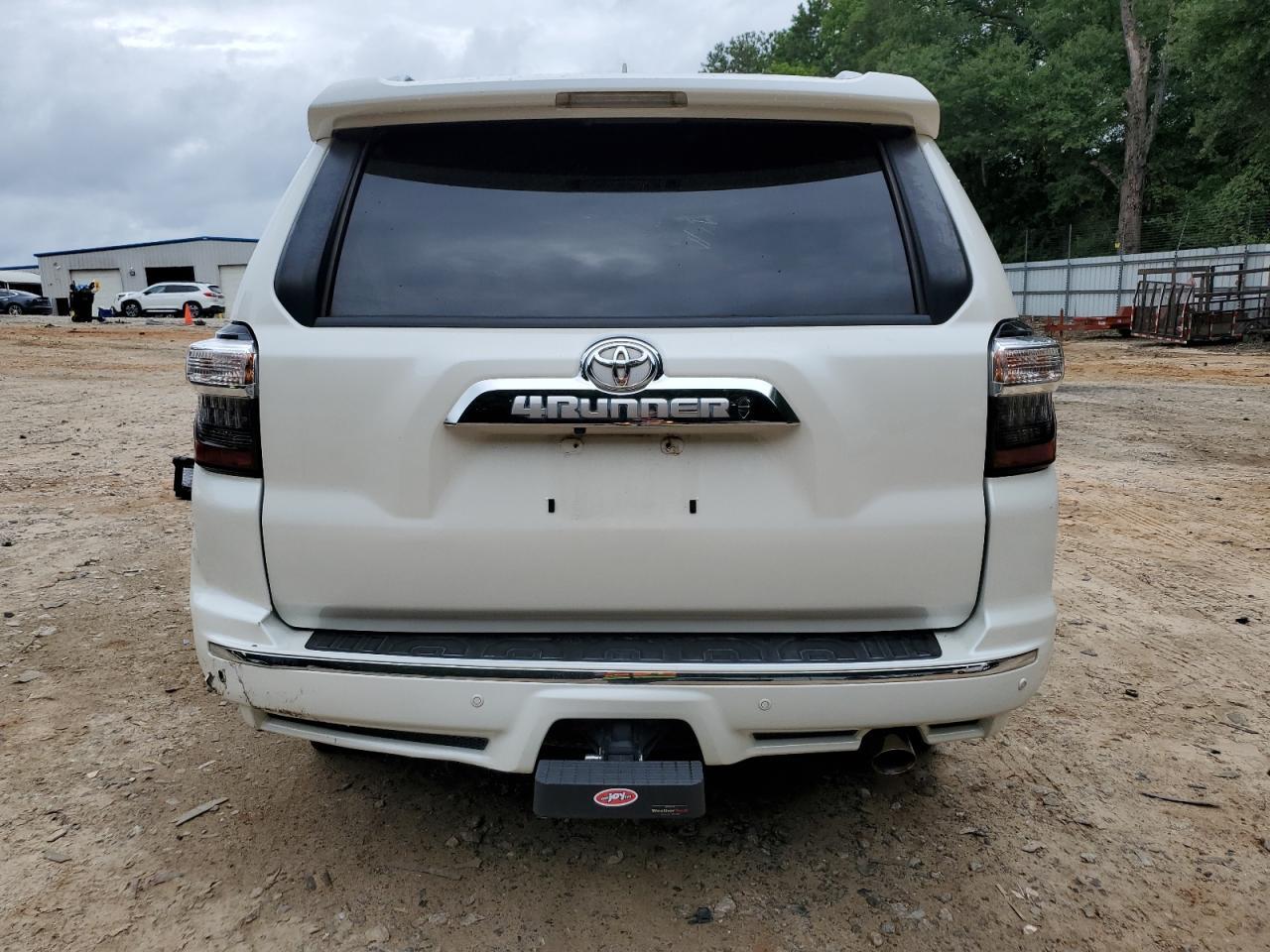 2018 Toyota 4Runner Sr5/Sr5 Premium - Image 6