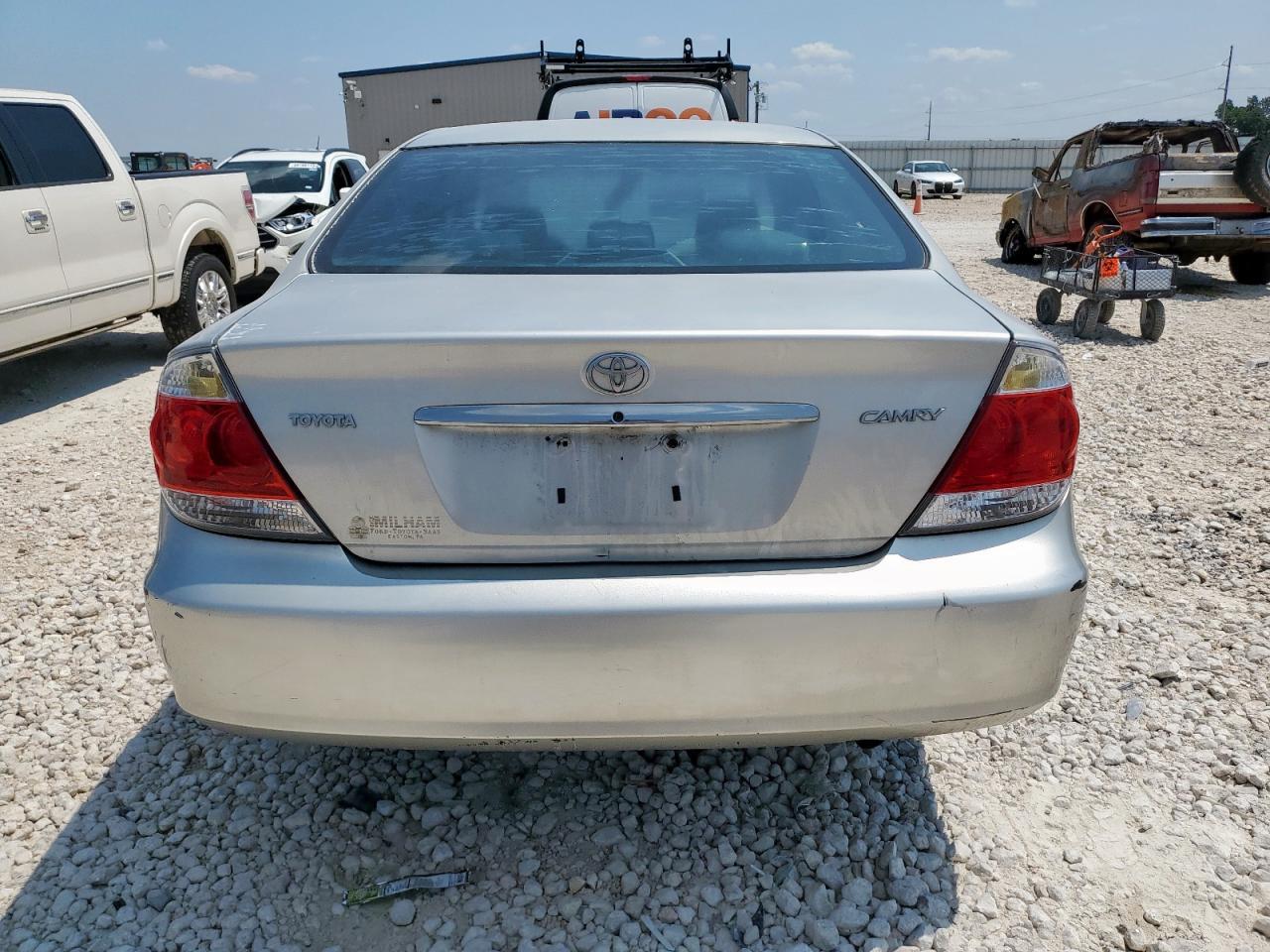 2005 Toyota Camry Le - Image 6