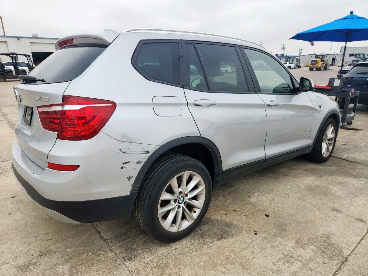 2017 BMW X3 xDrive28I - Image 3