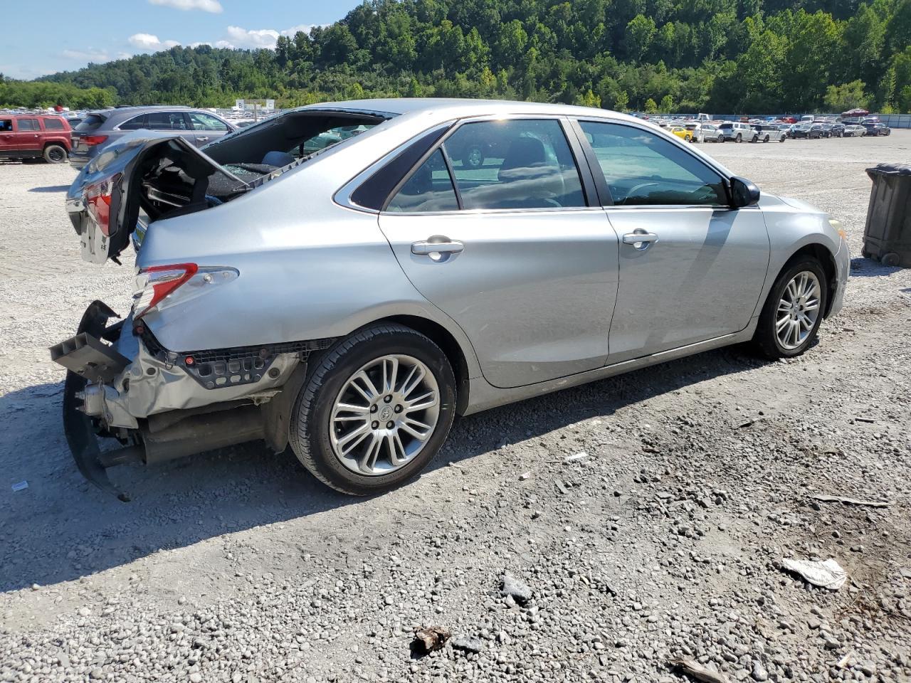 2015 Toyota Camry Le - Image 3