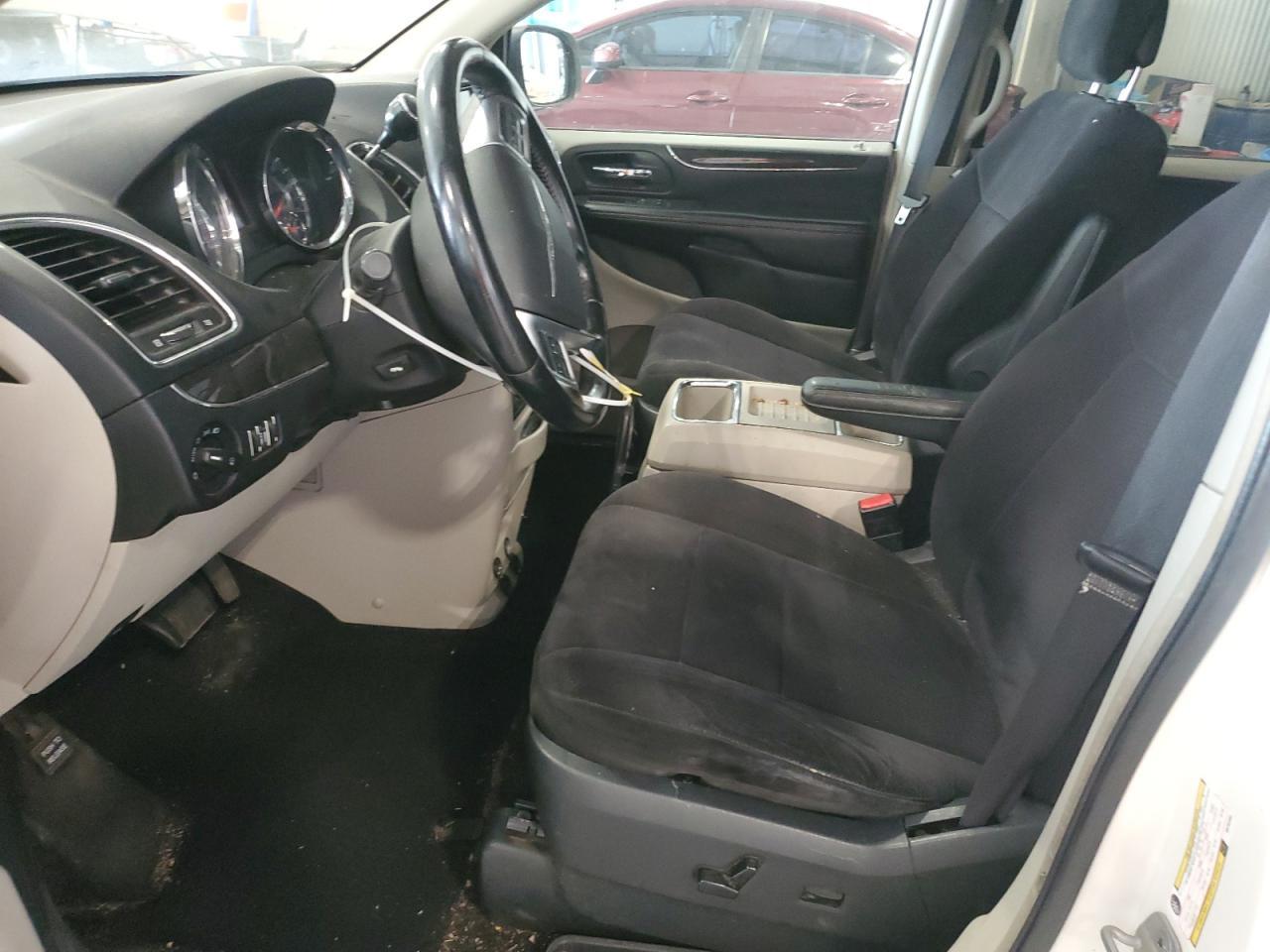 2011 Chrysler Town & Country Touring - Фото 7