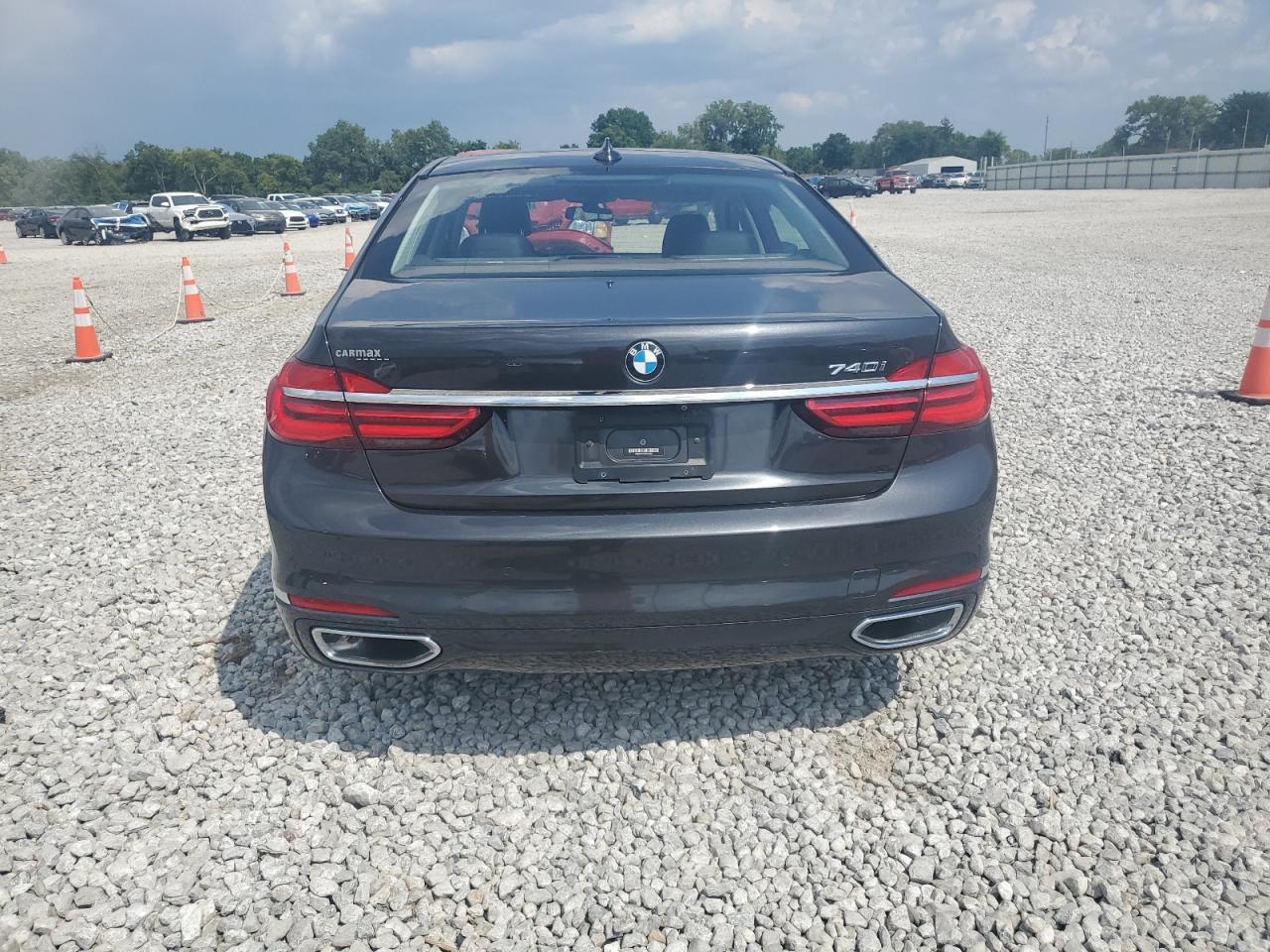 2019 BMW 740 I - Фото 6