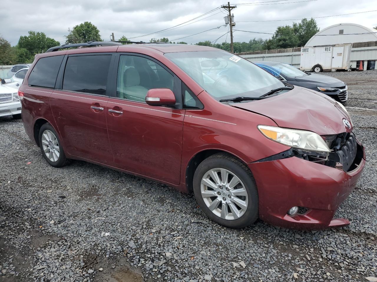 2013 Toyota Sienna Xle - Image 4