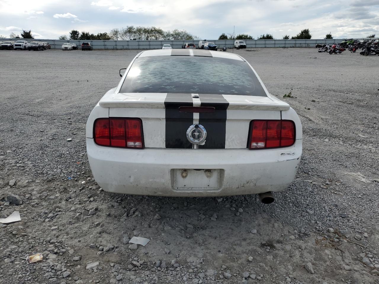 2008 Ford Mustang - Фото 6