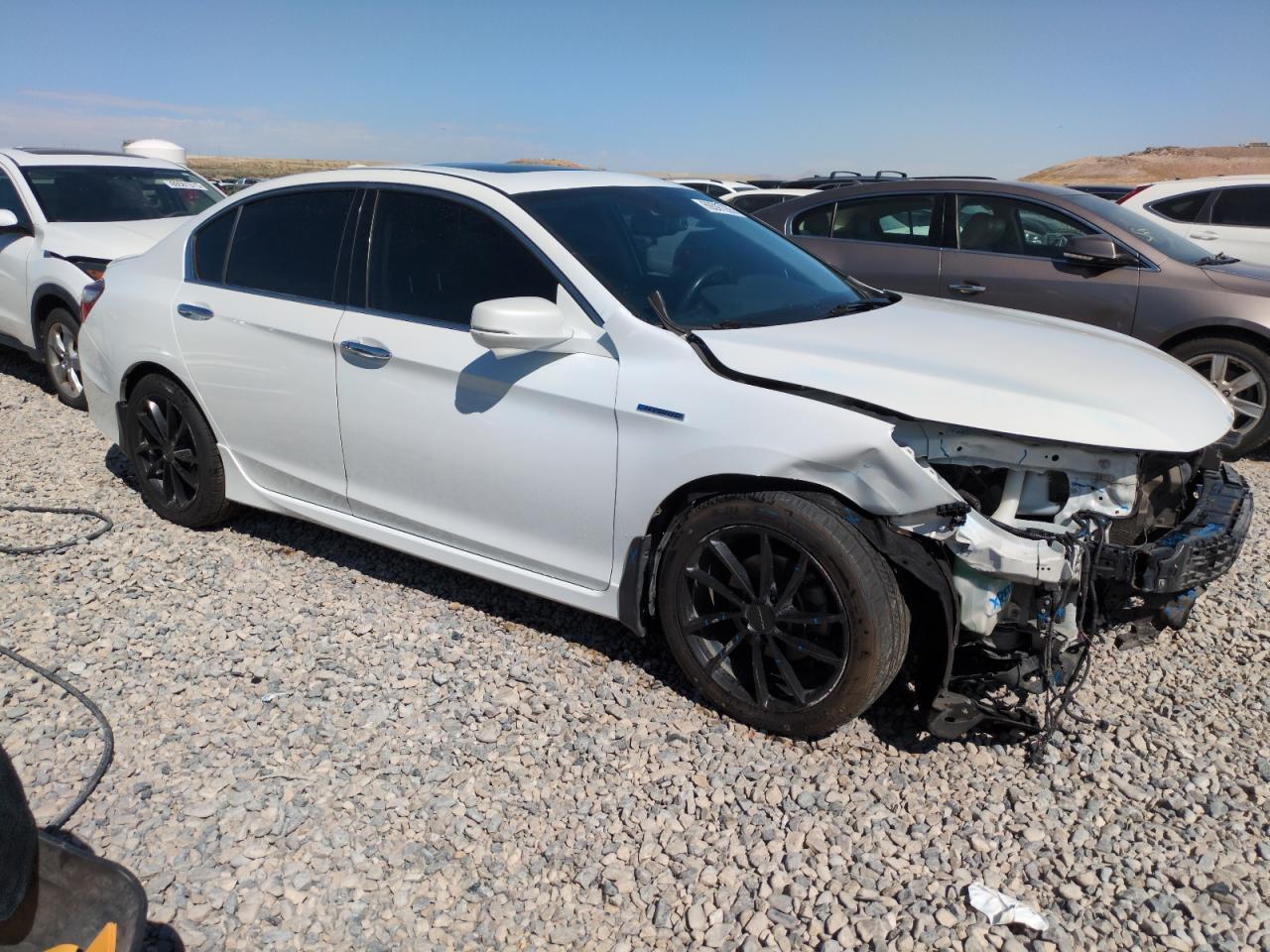 2017 Honda Accord Touring Hybrid - Image 4