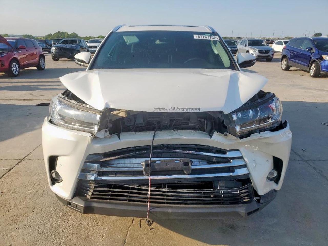 2019 Toyota Highlander Hybrid Limited - Image 5