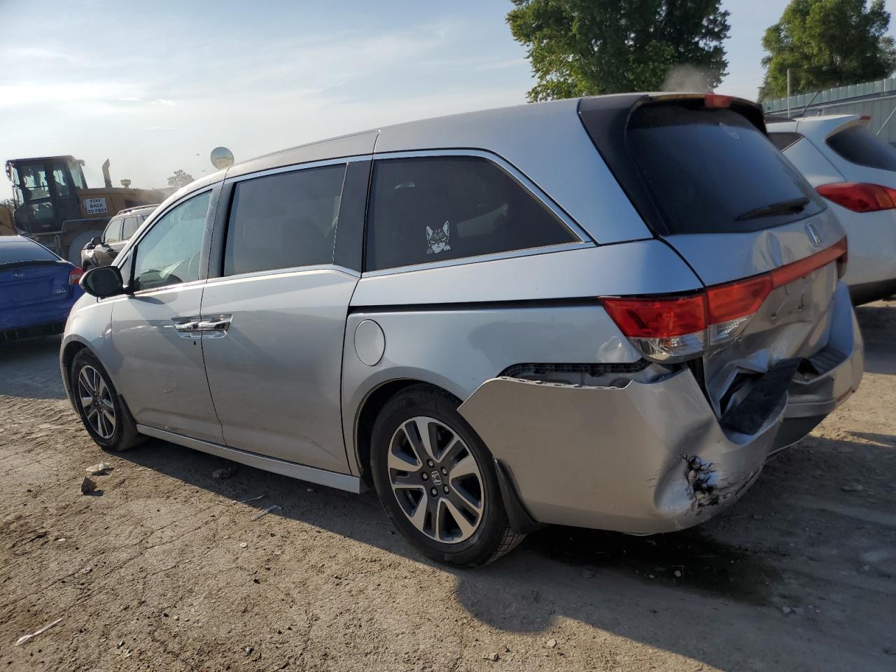 2015 Honda Odyssey Touring - Фото 2